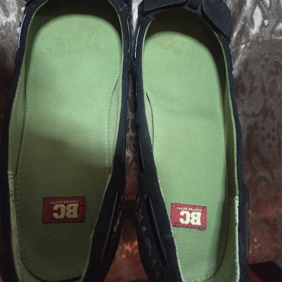 BC Footwear Black Heels with Multicolor Detail - Picture 4 of 6